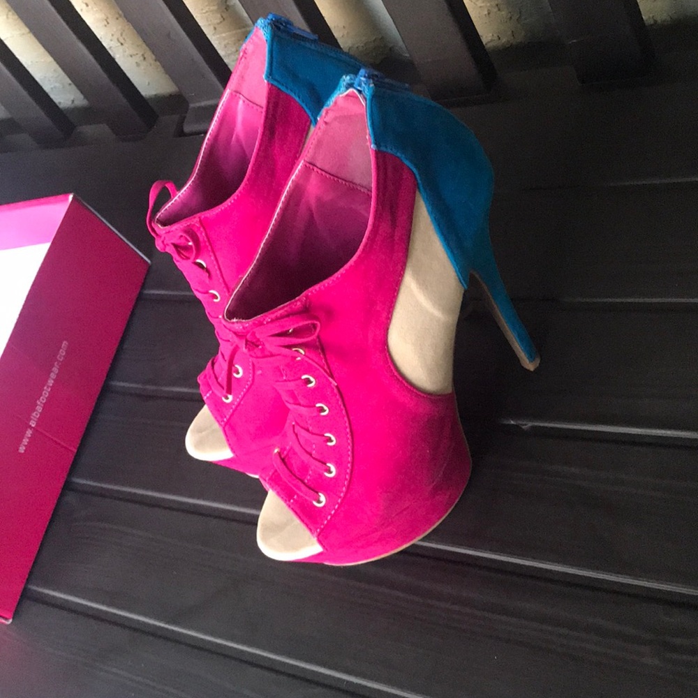 Peep Toe Platforms - Picture 2 of 7